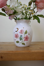 Load image into Gallery viewer, Blue-throated Mountaingem Hummingbird &amp; Hibiscus Vase
