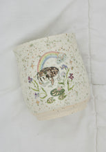 Load image into Gallery viewer, Grumpy Rain Frog Vessel Green Speckle
