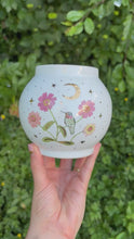 Load and play video in Gallery viewer, Anna's Hummingbird &amp; Zinnia Vase

